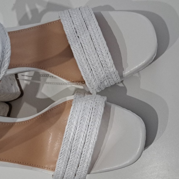 Steve Madden Lomardo Sandal in White - Picture 8 of 9